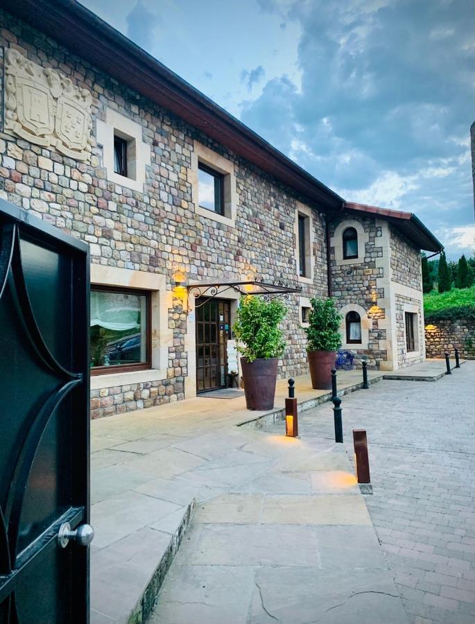 La Fuentona De Santillana Santillana del Mar Kültér fotó